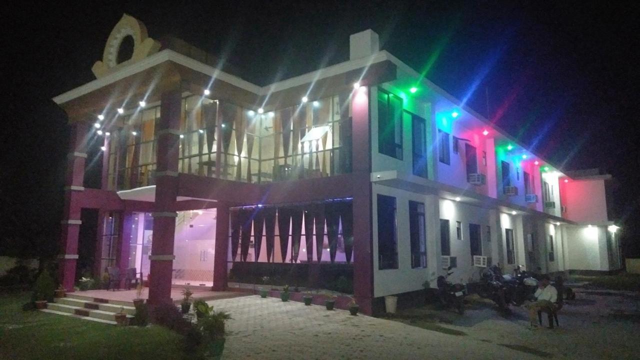 Hotel The Ideal Kushinagar Εξωτερικό φωτογραφία