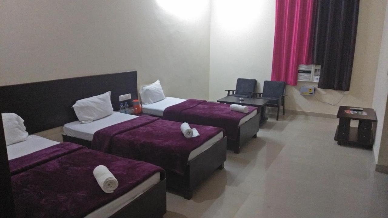 Hotel The Ideal Kushinagar Εξωτερικό φωτογραφία
