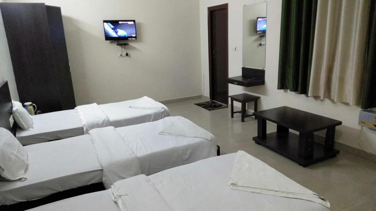 Hotel The Ideal Kushinagar Εξωτερικό φωτογραφία
