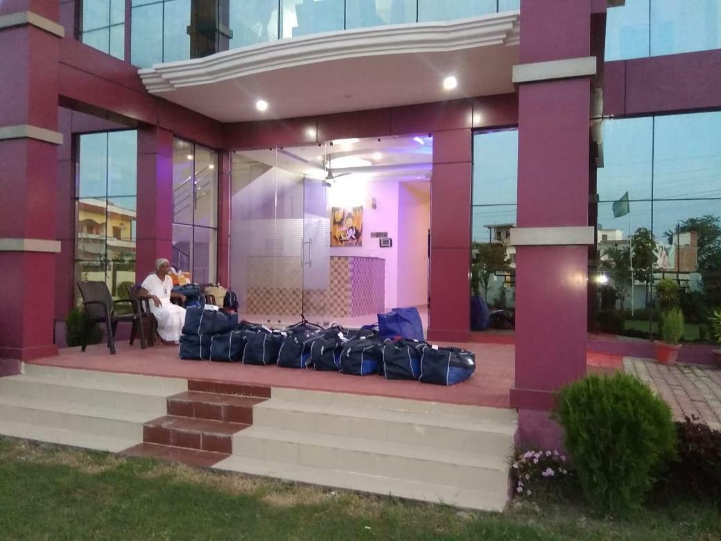 Hotel The Ideal Kushinagar Εξωτερικό φωτογραφία